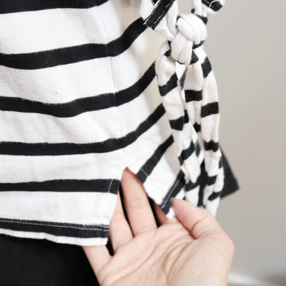 OLD NAVY Black & White Striped Mid Sleeve Tee - Picture 5 of 7